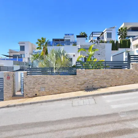 Hillside Luxury By Nras * פינסטראט