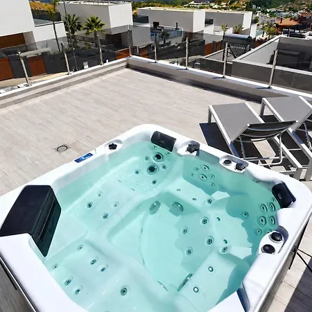 Hillside Luxury By Nras דירה