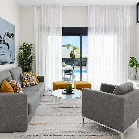 Hillside Luxury By Nras * פינסטראט
