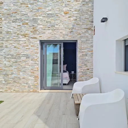 Apartment Hillside Luxury By Nras