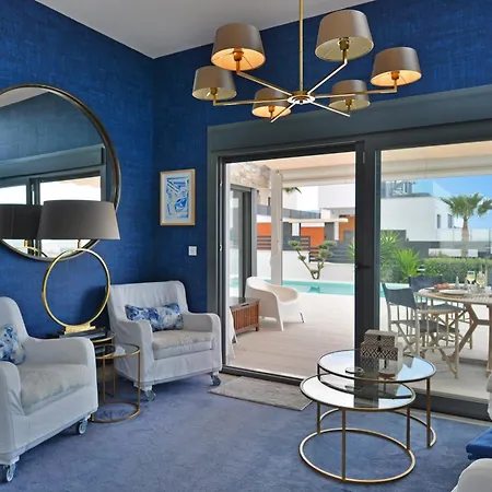 Apartment Hillside Luxury By Nras