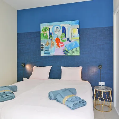 Apartment Hillside Luxury By Nras