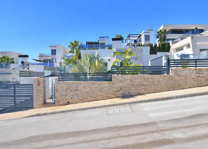Hillside Luxury By Nras * פינסטראט
